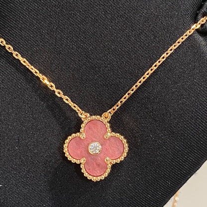 [Olivia JW]CLOVER 15MM DIAMOND RHODONITE NECKLACE