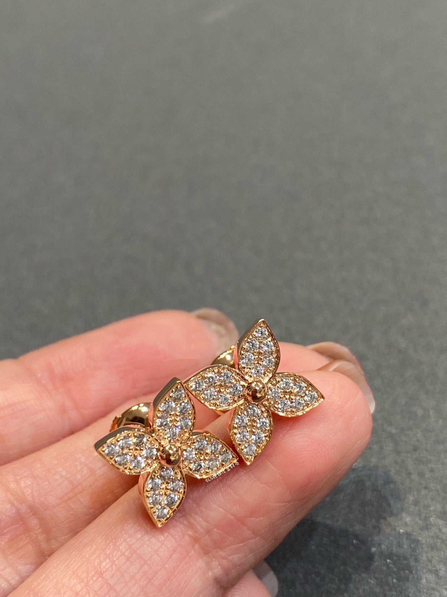 [Olivia JW]STAR DIAMOND EARRINGS