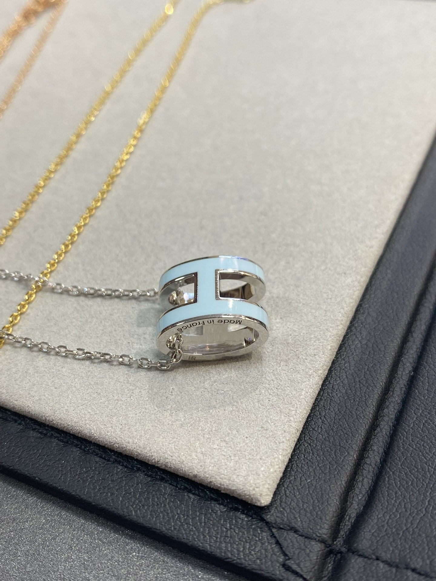 [Olivia JW]POP H LIGHT BLUE NECKLACE