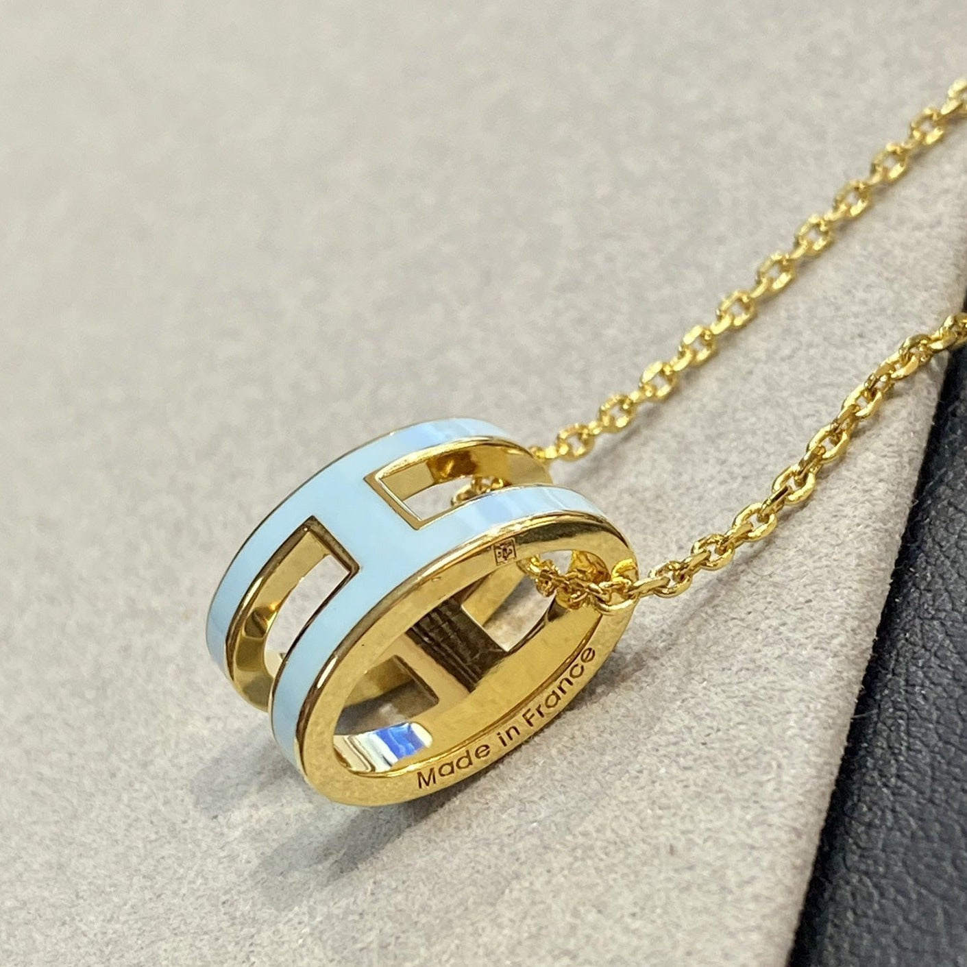 [Olivia JW]POP H LIGHT BLUE NECKLACE