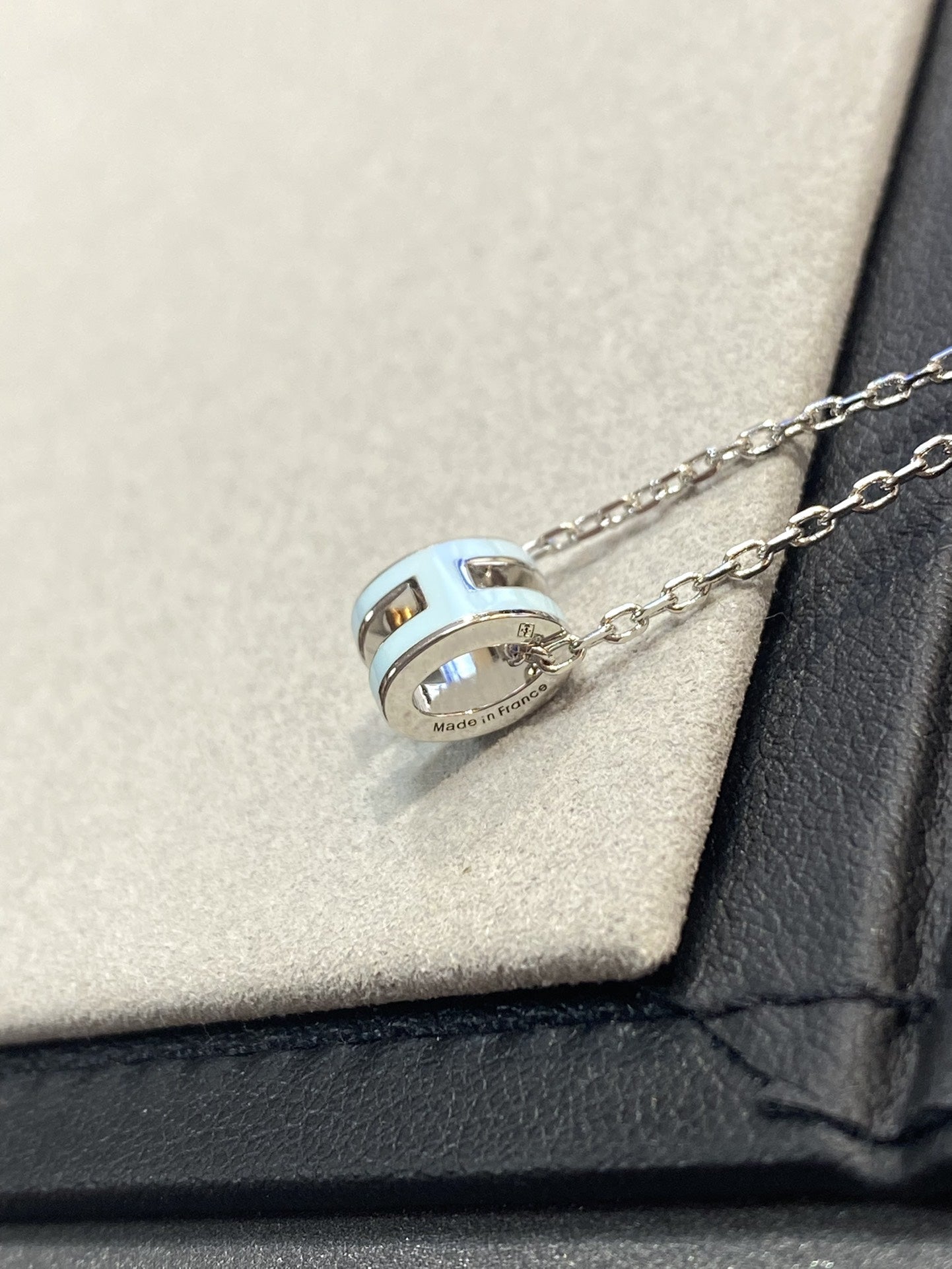 [Olivia JW]POP H LIGHT BLUE NECKLACE