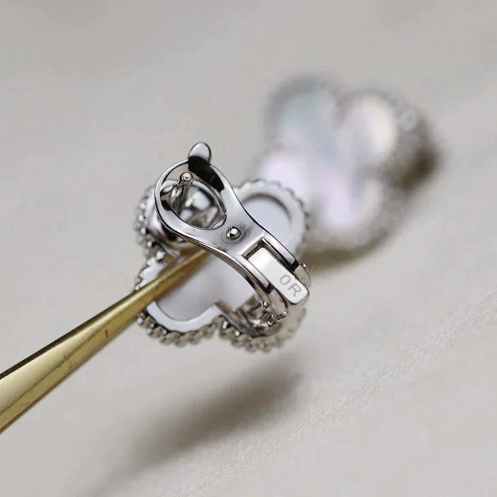 [Olivia JW]CLOVER MEDIUM 1 MOTIFS  WHITE MOP EARRINGS SILVER