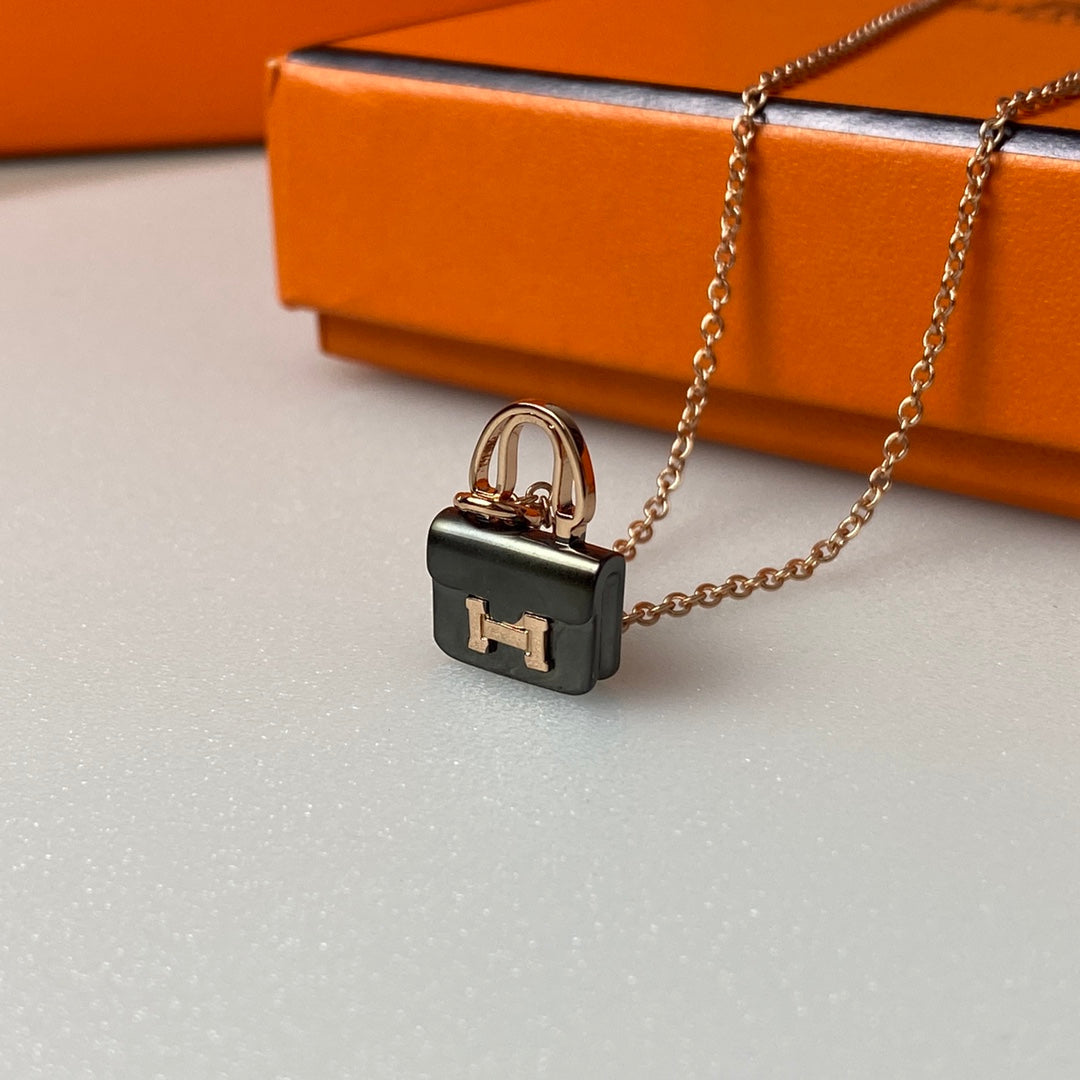 [Olivia JW]CONSTANCE BLACK PEDANT PINK GOLD NECKLACE