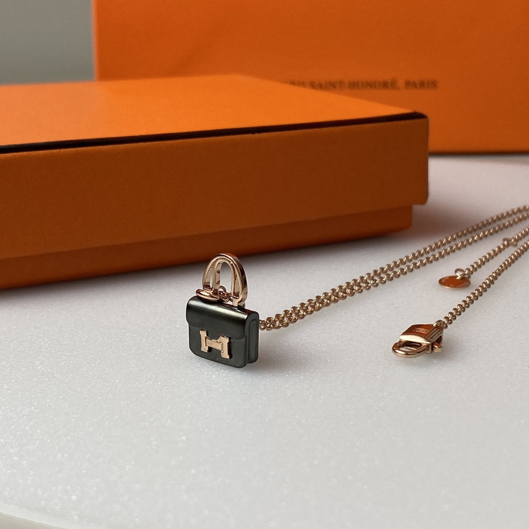 [Olivia JW]CONSTANCE BLACK PEDANT PINK GOLD NECKLACE