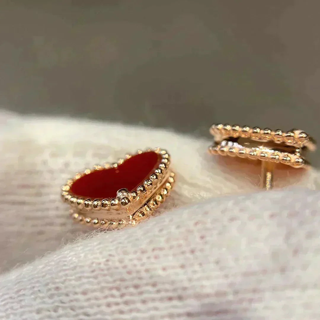 [Olivia JW]HEART CARNELIAN STUD EARRINGS