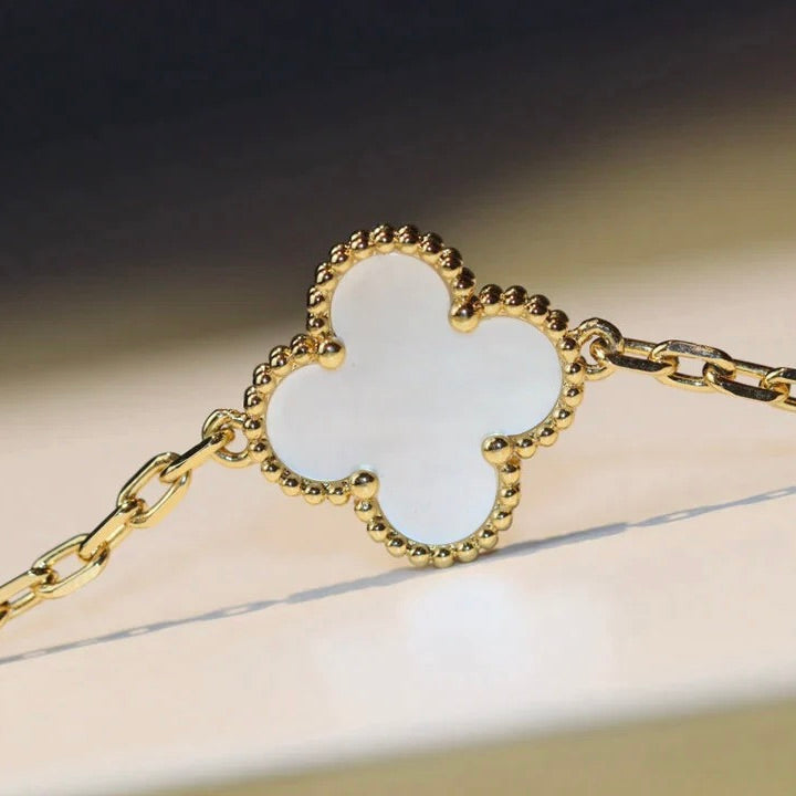 [Olivia JW]CLOVER 20 MOTIFS WHITE MOP NECKLACE