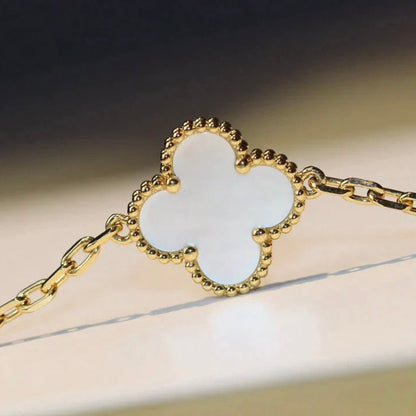 [Olivia JW]CLOVER 20 MOTIFS WHITE MOP NECKLACE