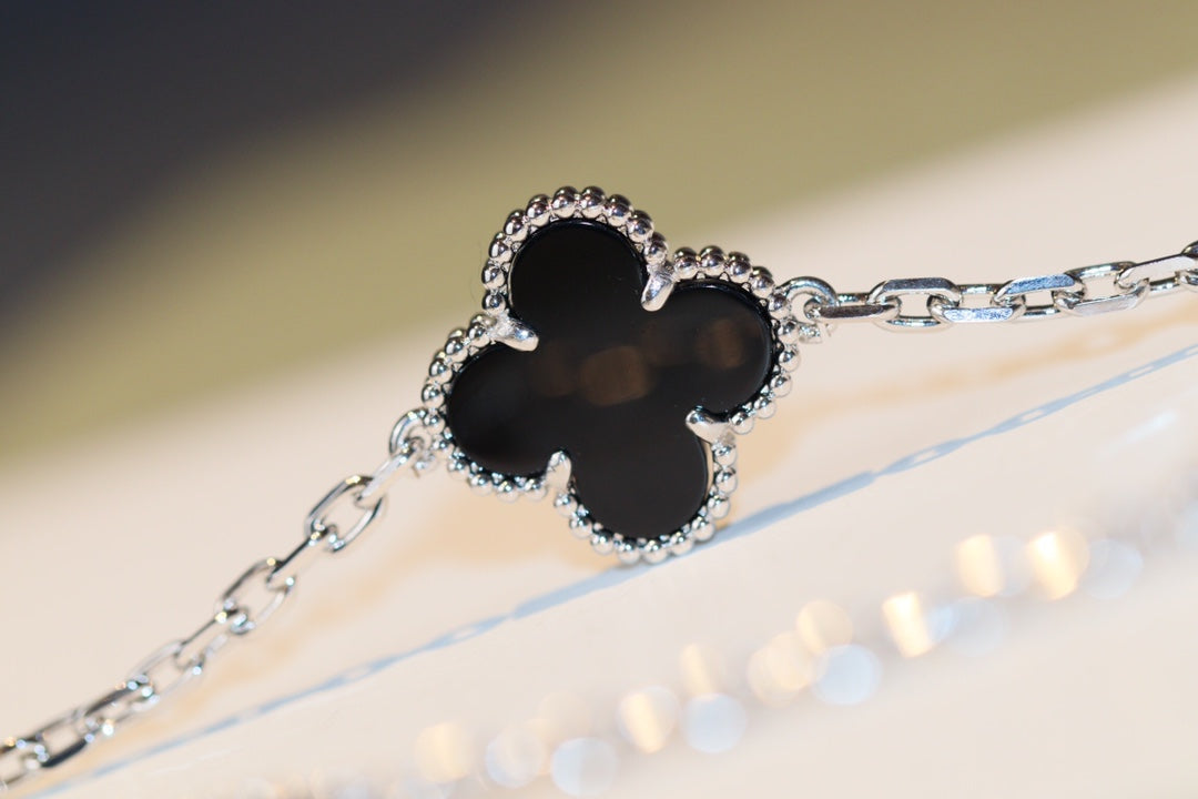 [Olivia JW]CLOVER 20 MOTIFS ONYX DIAMOND SILVER
