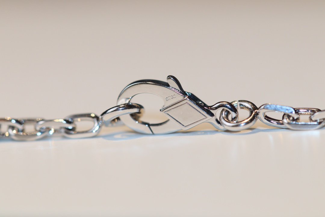[Olivia JW]CLOVER 20 MOTIFS ONYX DIAMOND SILVER