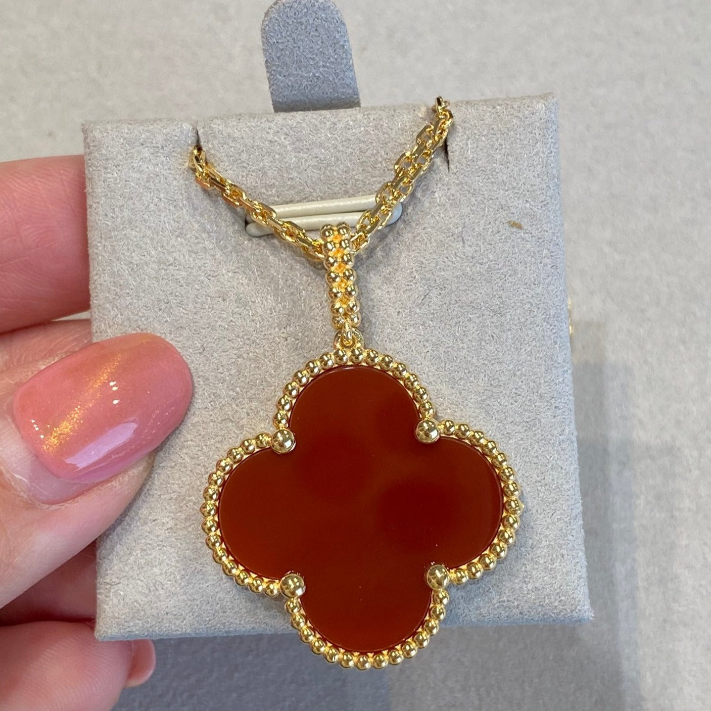 [Olivia JW]CLOVER 25MM NECKLACE GOLD CARNELIAN
