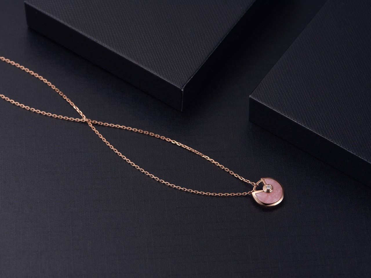 [Olivia JW]AMULETTE ROSE GOLD PINK MOP NECKLACE