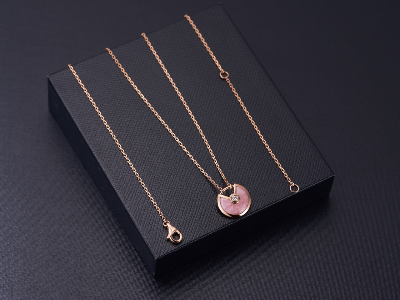[Olivia JW]AMULETTE ROSE GOLD PINK MOP NECKLACE