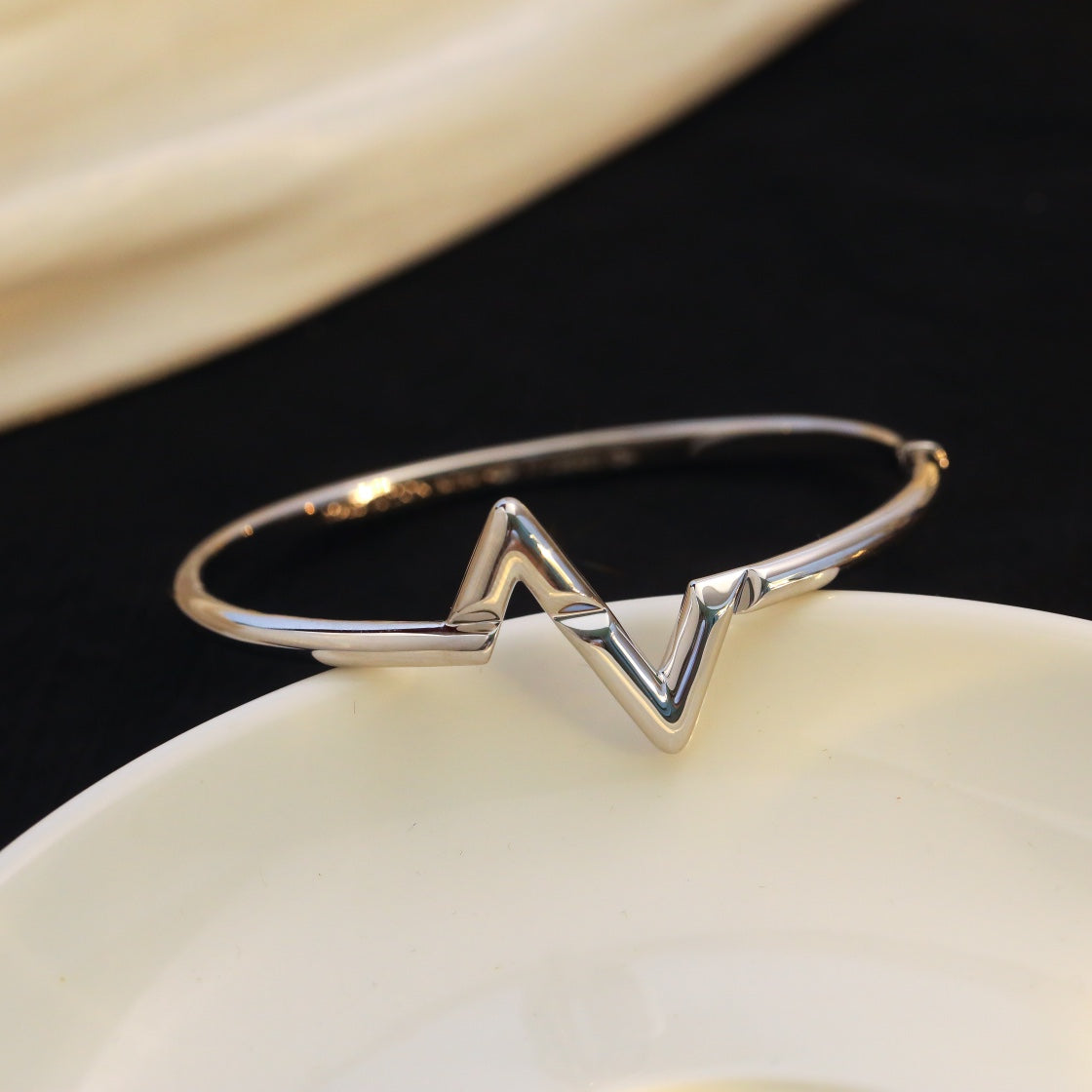 [Olivia JW]VOLTE UPSITE DOWN BRACELET