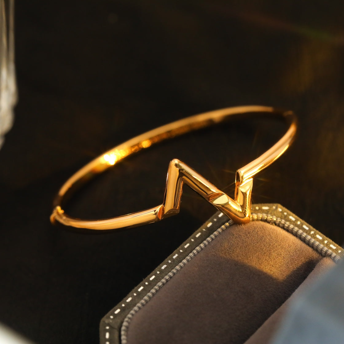 [Olivia JW]VOLTE UPSITE DOWN BRACELET