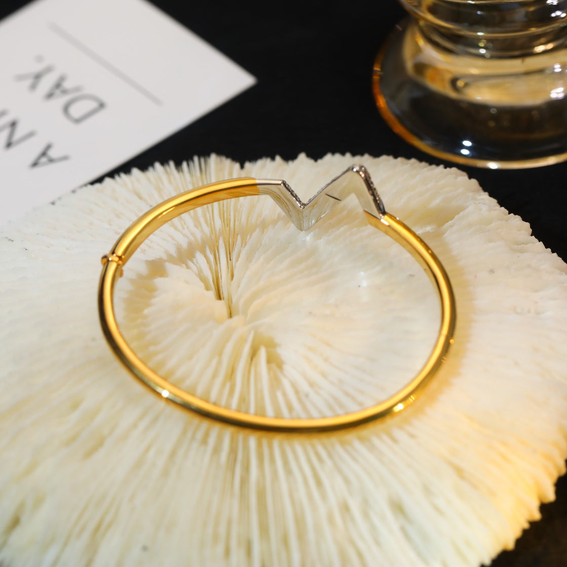 [Olivia JW]VOLTE UPSITE DOWN GOLD DIAMOND BRACELET