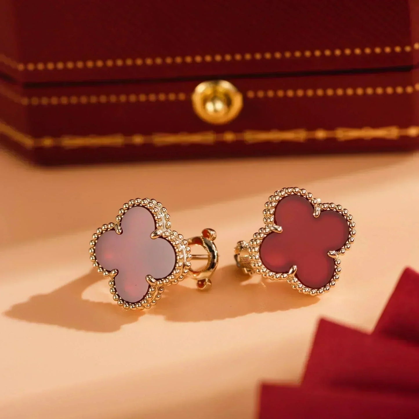 [Olivia JW]CLOVER MEDIUM 1 MOTIFS CARNELIAN  EARRINGS