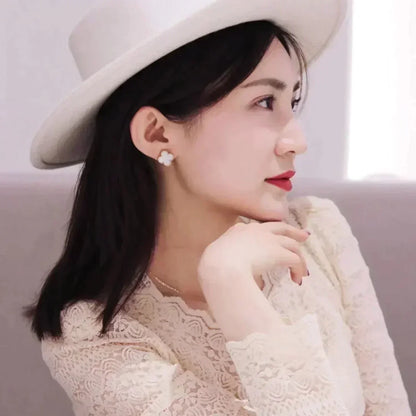 [Olivia JW]CLOVER MEDIUM 1 MOTIFS  WHITE MOP STUD EARRINGS