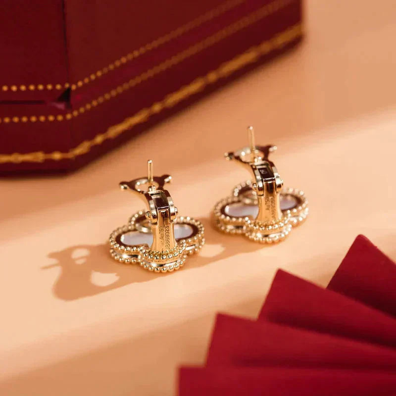 [Olivia JW]CLOVER MEDIUM 1 MOTIFS  WHITE MOP STUD EARRINGS