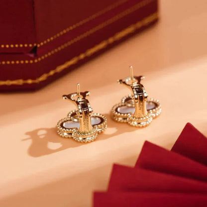 [Olivia JW]CLOVER MEDIUM 1 MOTIFS  WHITE MOP STUD EARRINGS