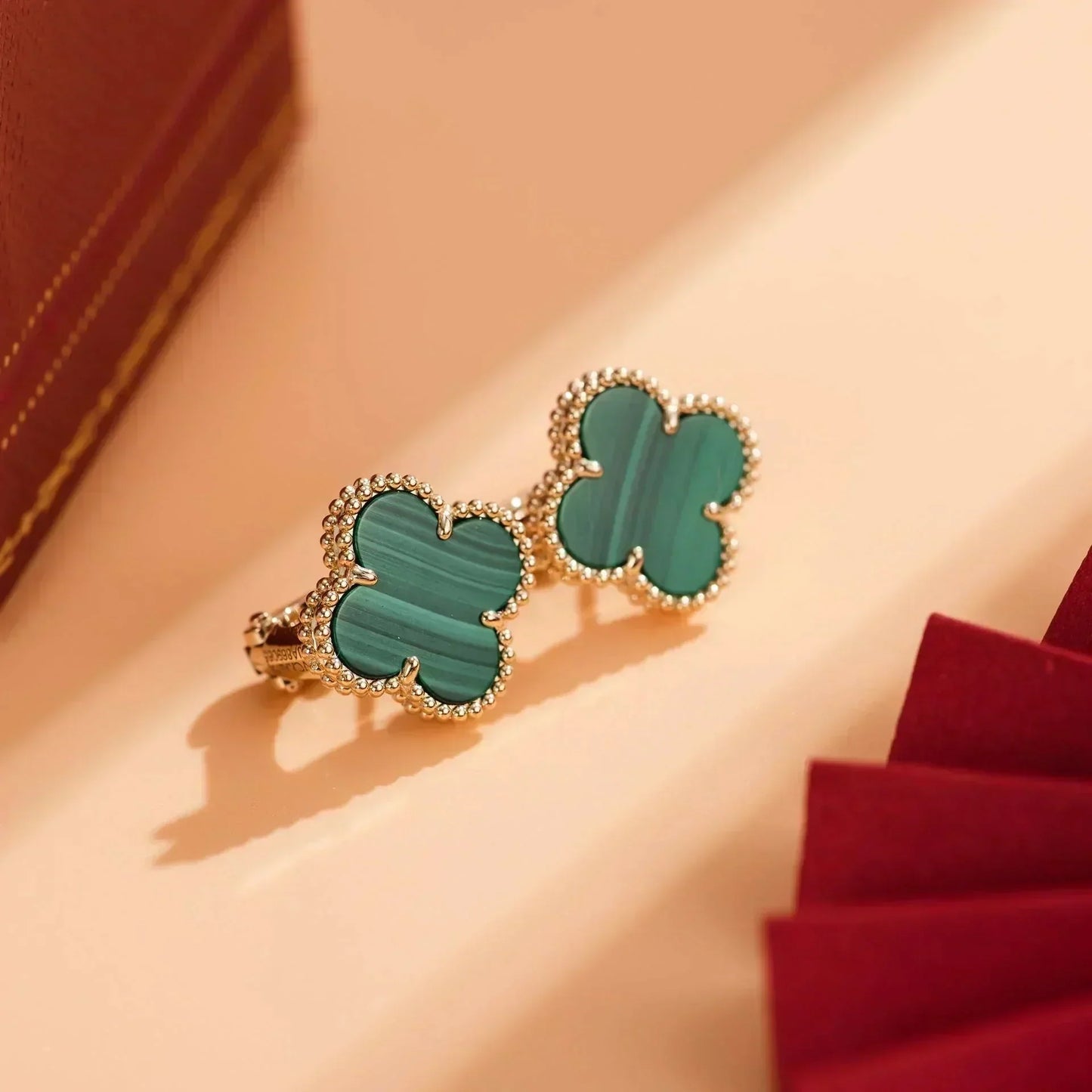 [Olivia JW]CLOVER MEDIUM 1 MOTIFS MALACHITE  EARRINGS