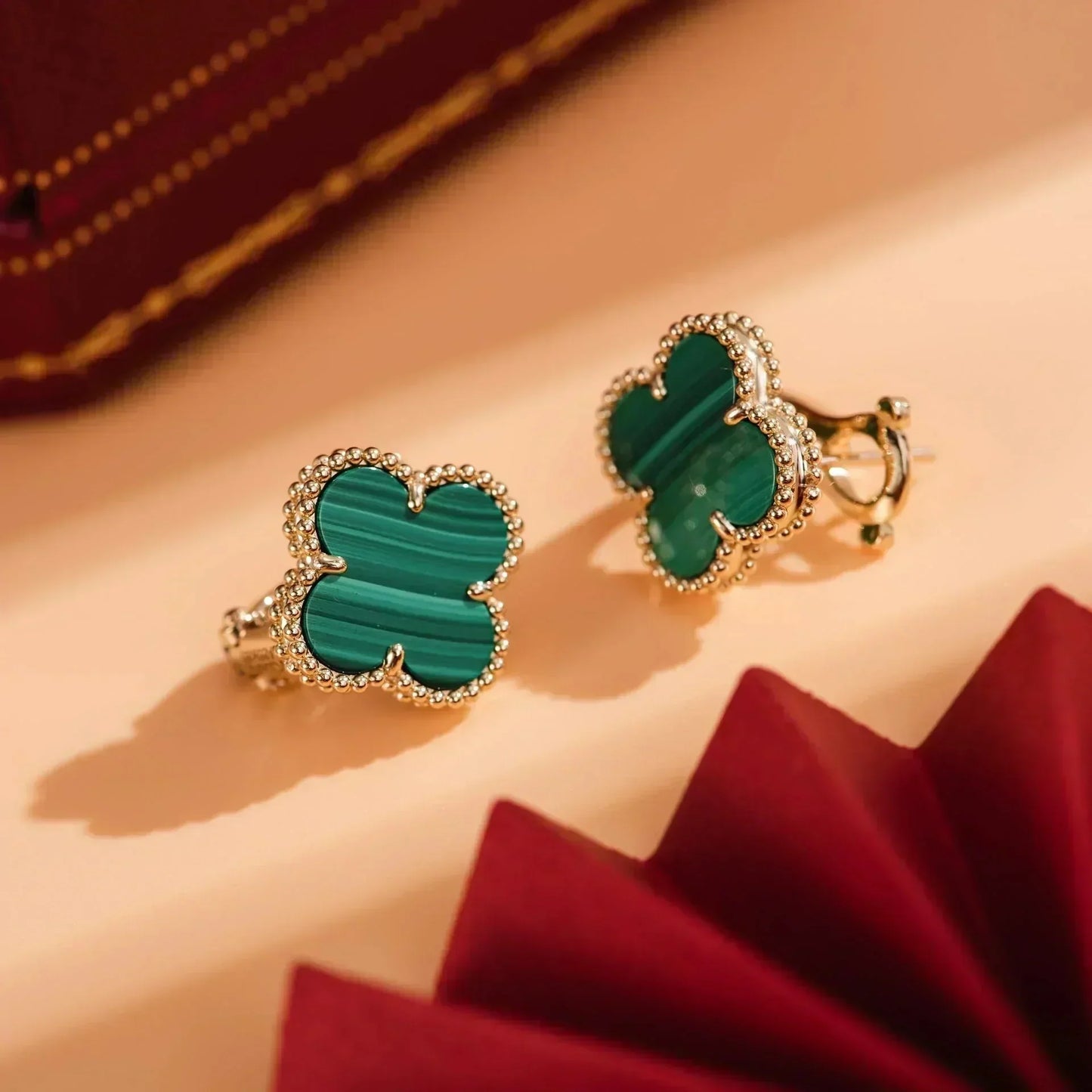 [Olivia JW]CLOVER MEDIUM 1 MOTIFS MALACHITE  EARRINGS
