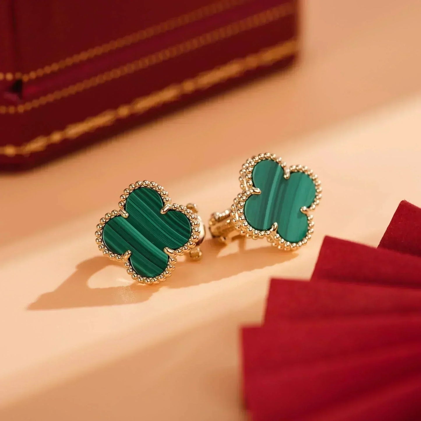 [Olivia JW]CLOVER MEDIUM 1 MOTIFS MALACHITE  EARRINGS