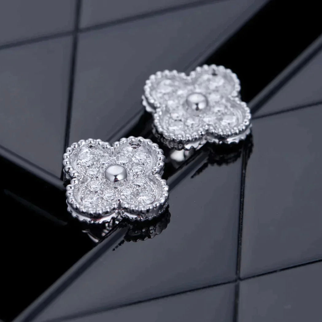 [Olivia JW]CLOVER 1 MOTIFS DIAMOND STUD EARRINGS SILVER