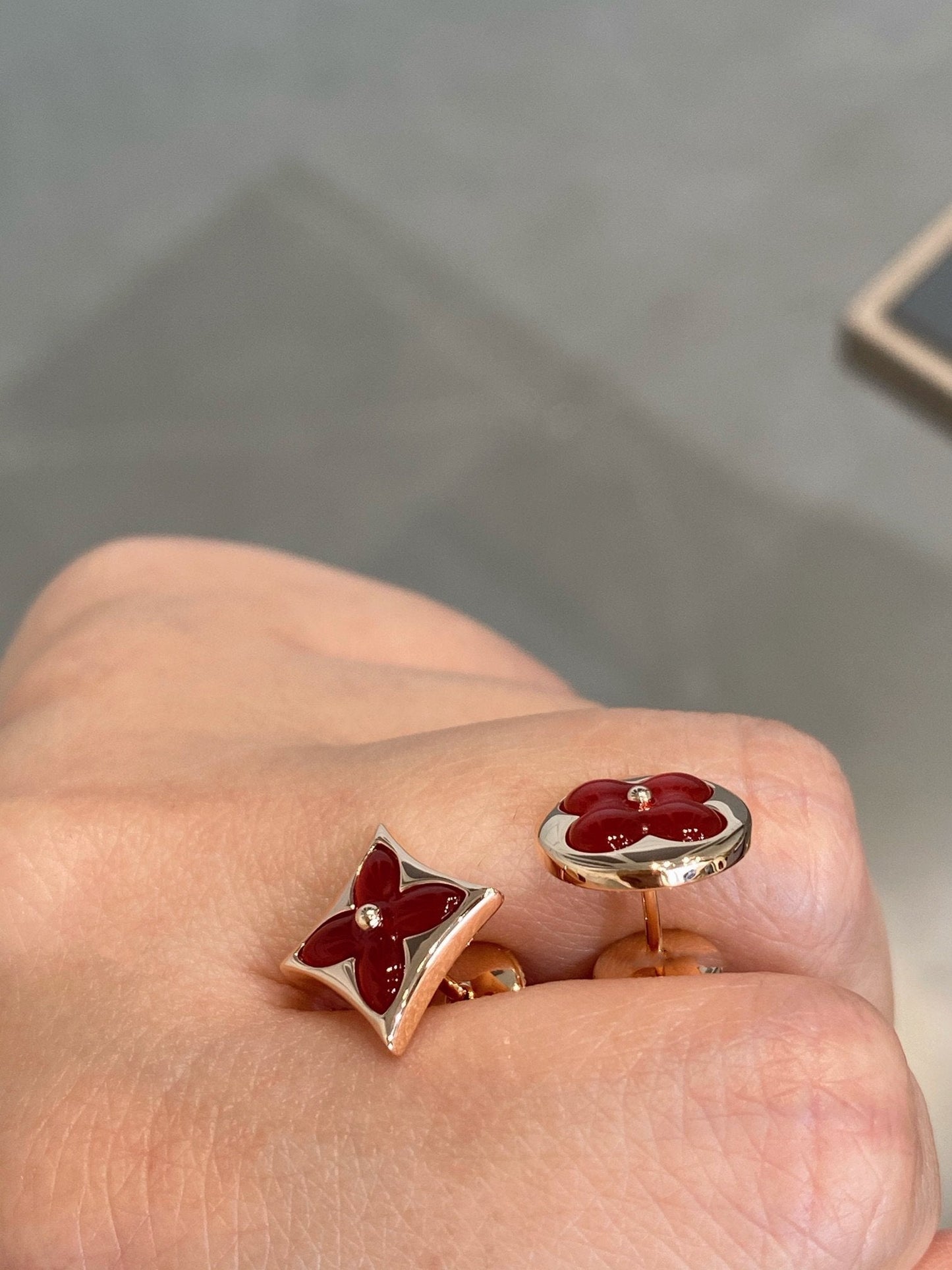 [Olivia JW]STAR AND SUN PINK GOLD CARNELIAN STUD EARRINGS