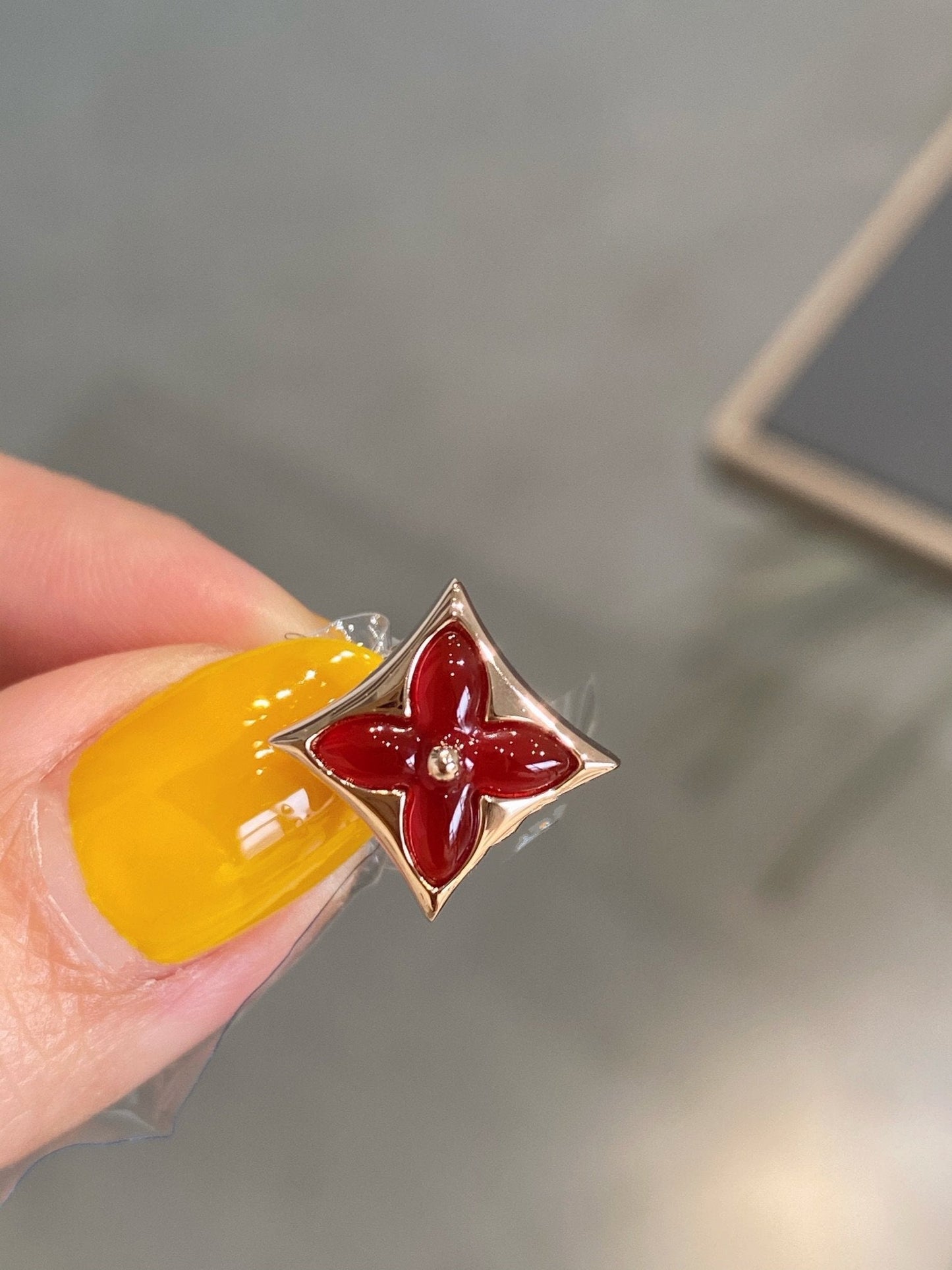 [Olivia JW]STAR AND SUN PINK GOLD CARNELIAN STUD EARRINGS
