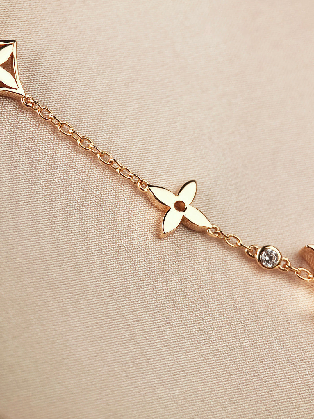 [Olivia JW]STAR AND SUN 7 MOTIFS GOLD BRACELET
