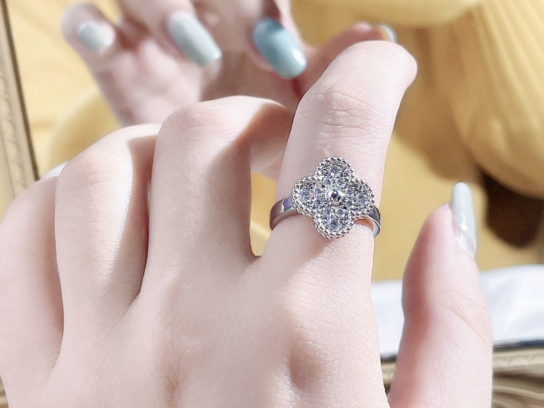 [Olivia JW]CLOVER DIAMOND RING