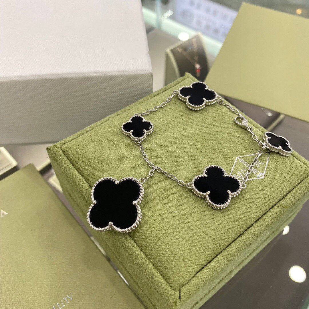 [Olivia JW]CLOVER 5 MOTIFS SIVLER ONYX BRACELET
