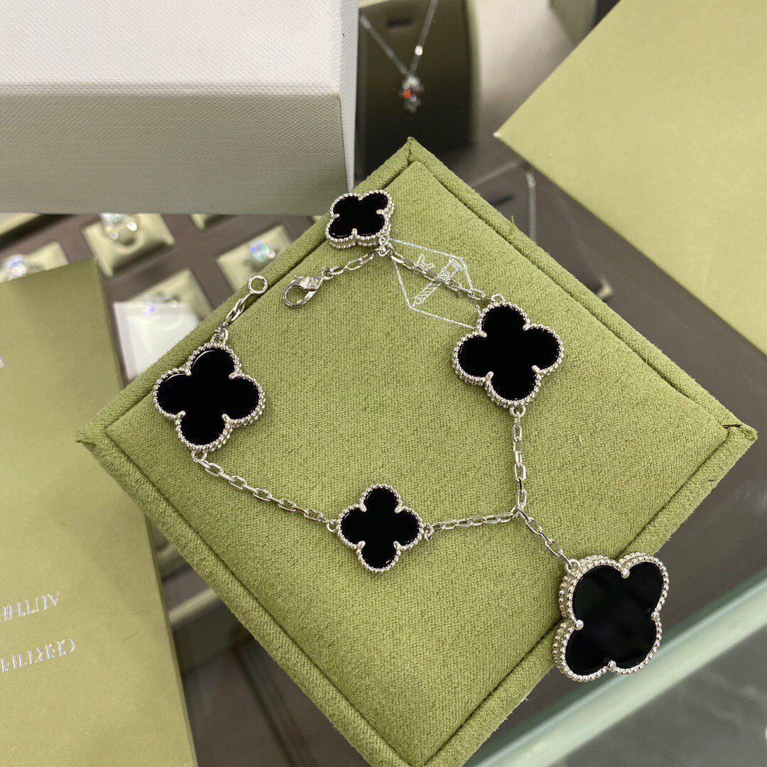 [Olivia JW]CLOVER 5 MOTIFS SIVLER ONYX BRACELET