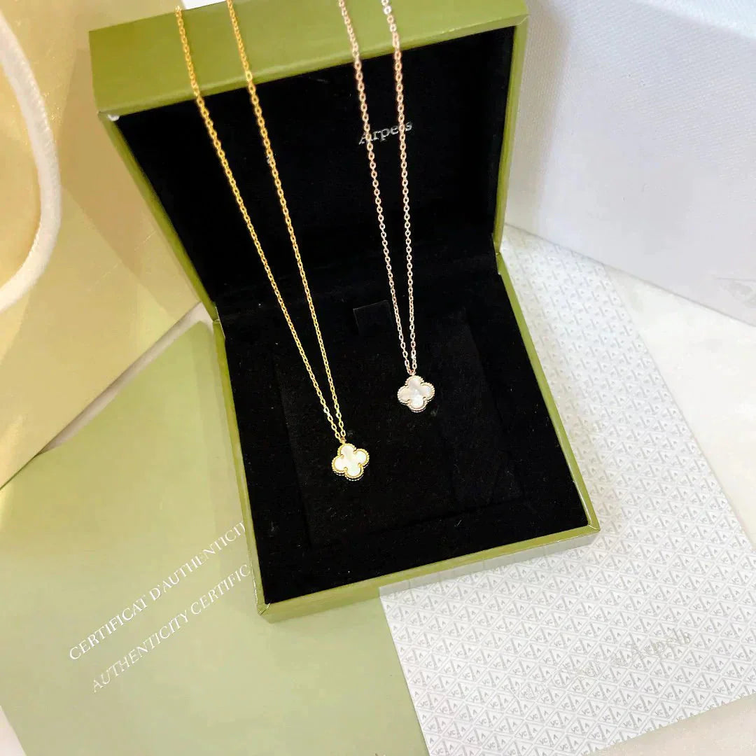 [Olivia JW]CLOVER MINI 9.5MM WHITE MOTHER-OF-PEARL NECKLACE