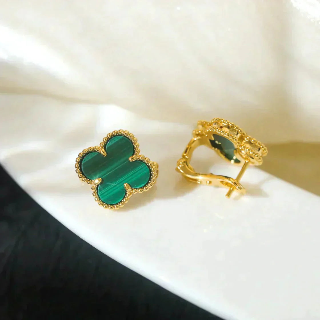 [Olivia JW]CLOVER MEDIUM 1 MOTIFS MALACHITE  EARRINGS