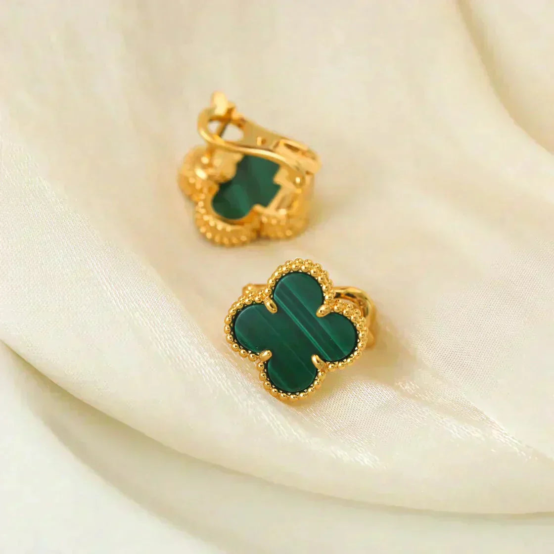 [Olivia JW]CLOVER MEDIUM 1 MOTIFS MALACHITE  EARRINGS