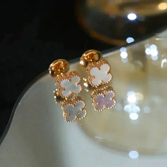 [Olivia JW]CLOVER MINI 9.5MM WHITE MOP EARRINGS