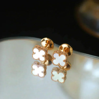 [Olivia JW]CLOVER MINI 9.5MM WHITE MOP EARRINGS