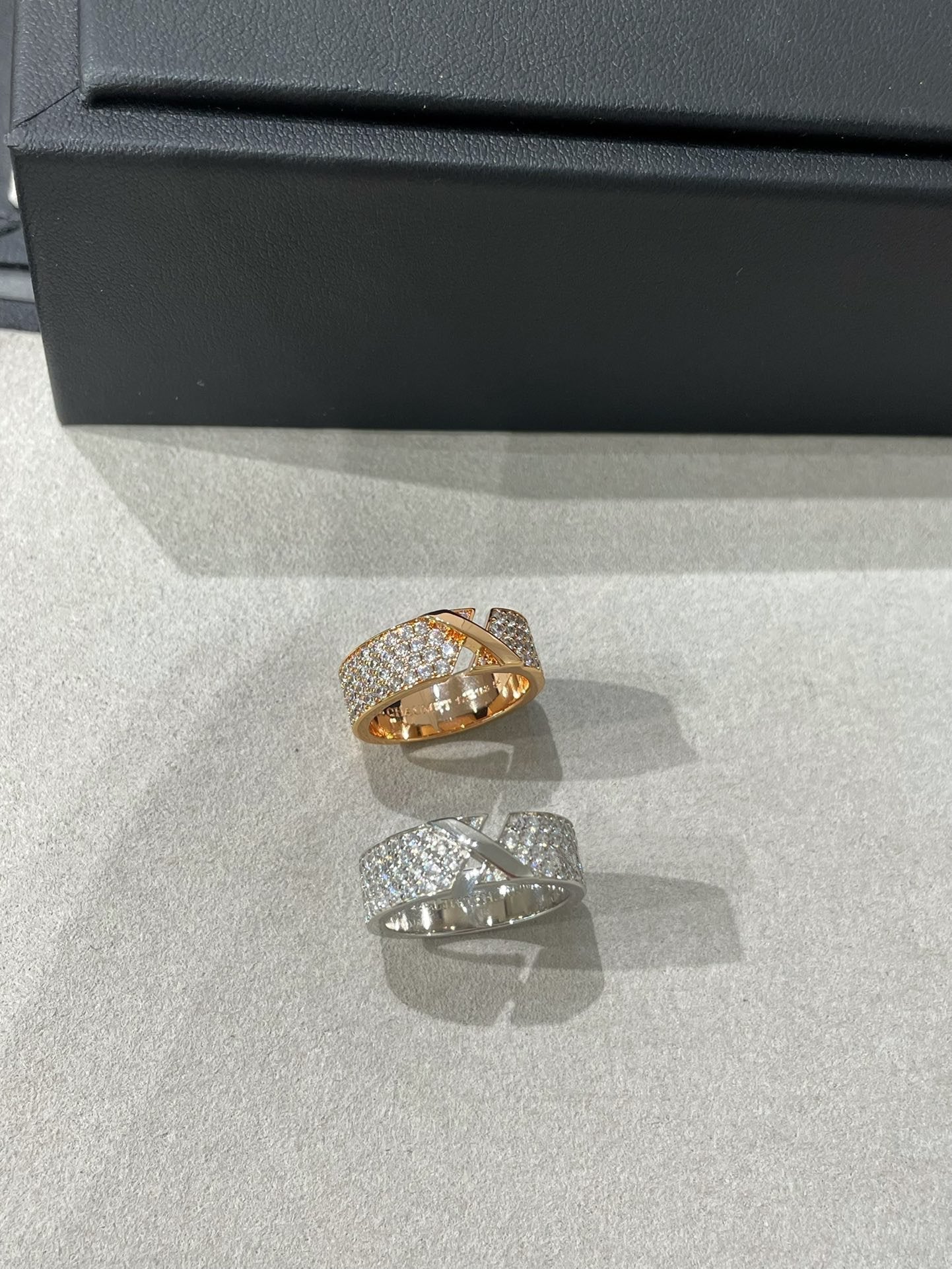 [Olivia JW]LIENS EVIDENCE  DIAMOND PAVED RING