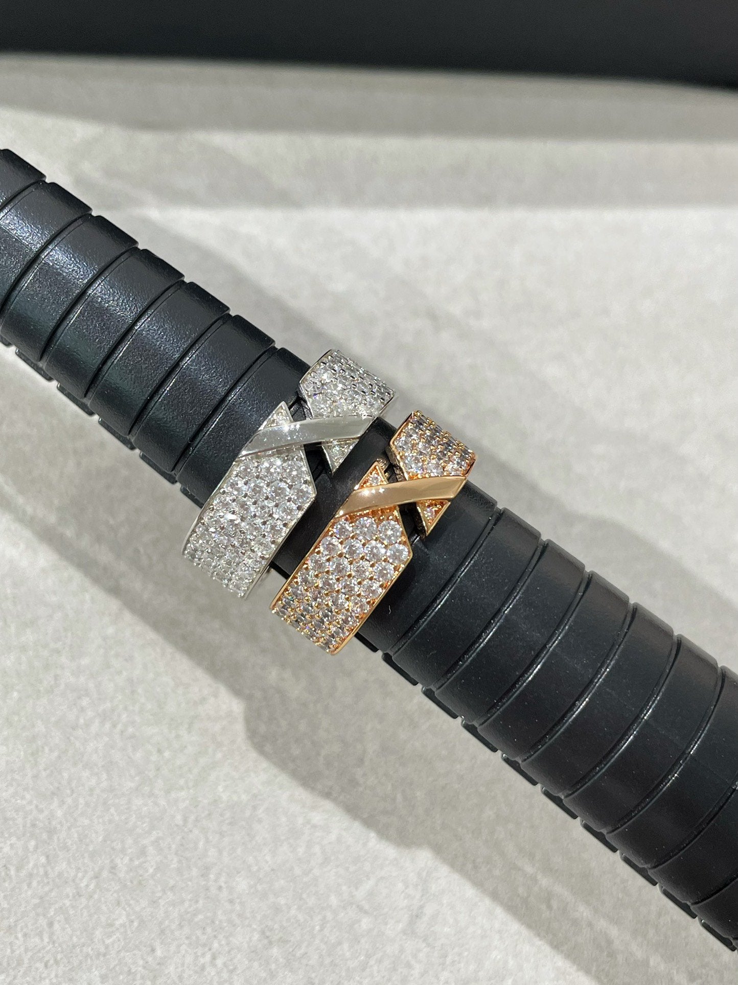 [Olivia JW]LIENS EVIDENCE  DIAMOND PAVED RING