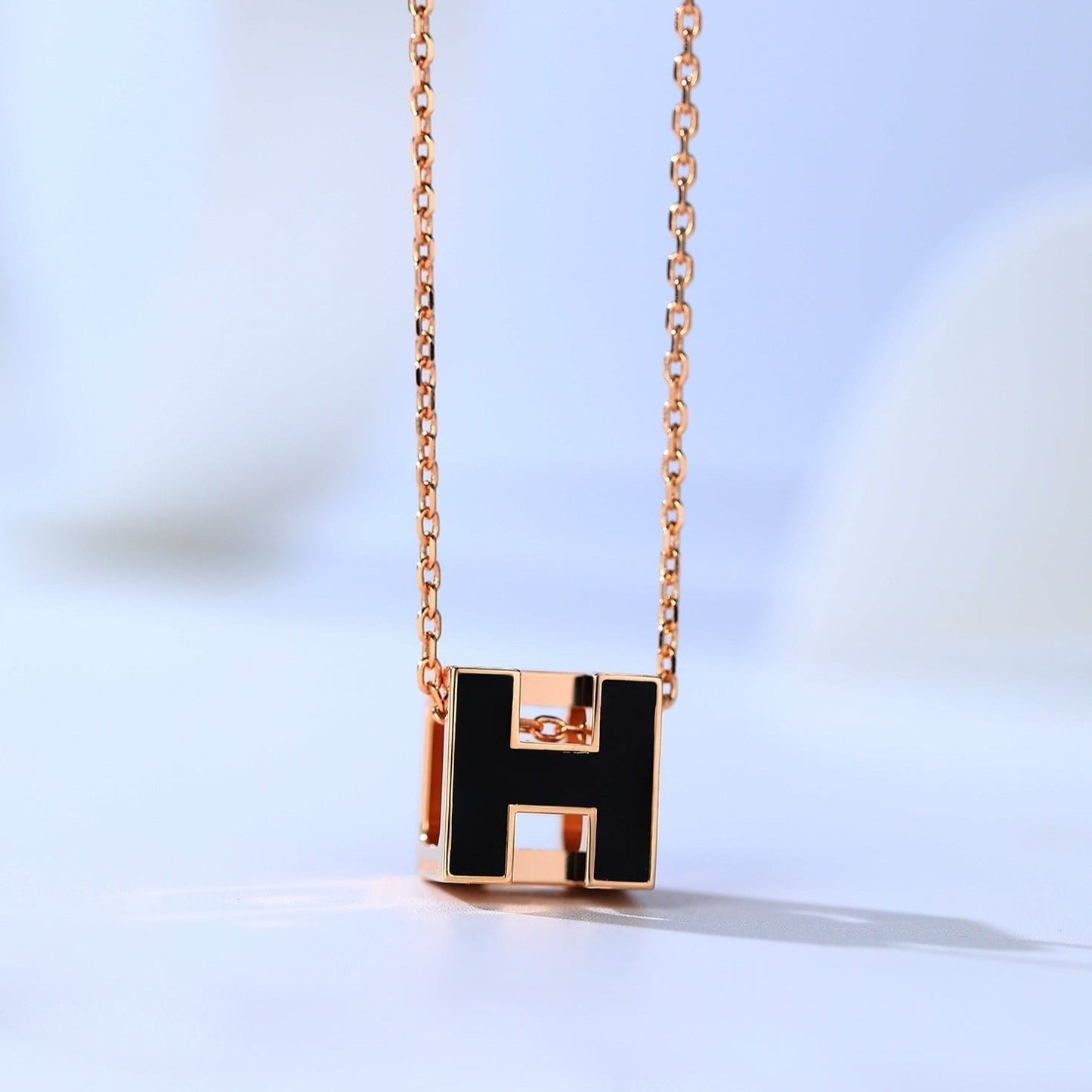 [Olivia JW]H CAGE PINK GOLD NECKLACE