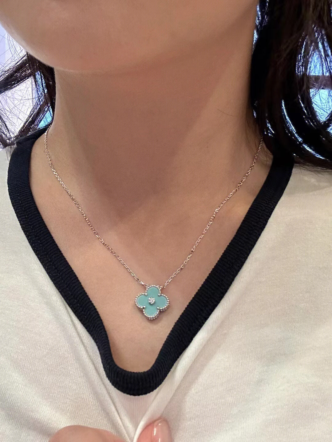 [Olivia JW]CLOVER 1 DIAMOND LIGHT BLUE SILVER NECKLACE