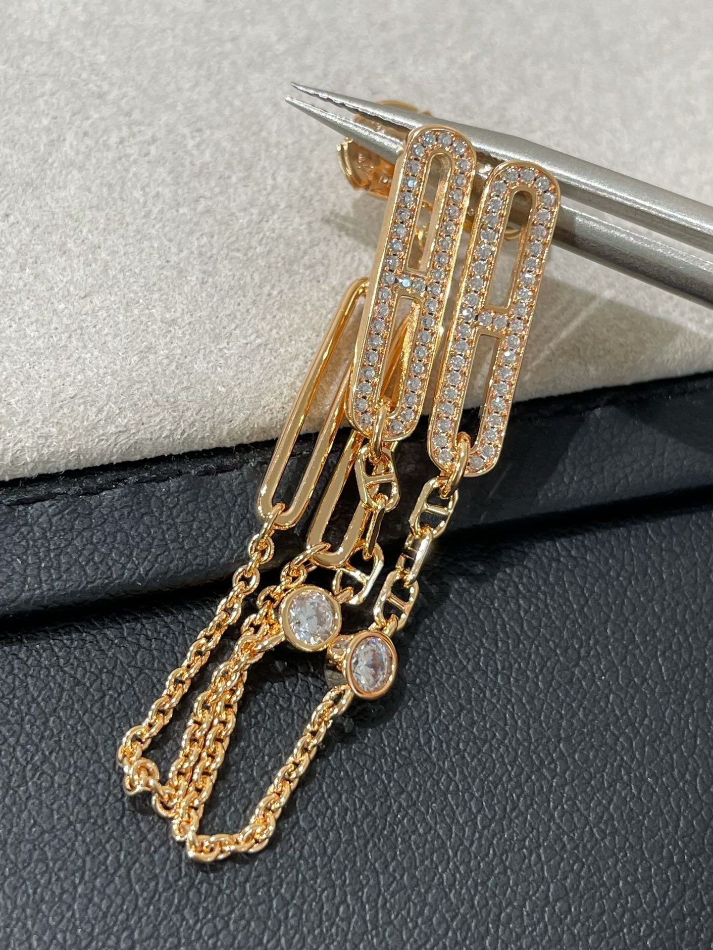 [Olivia JW]CHAINE CHAOS DIAMOND DROP EARRINGS