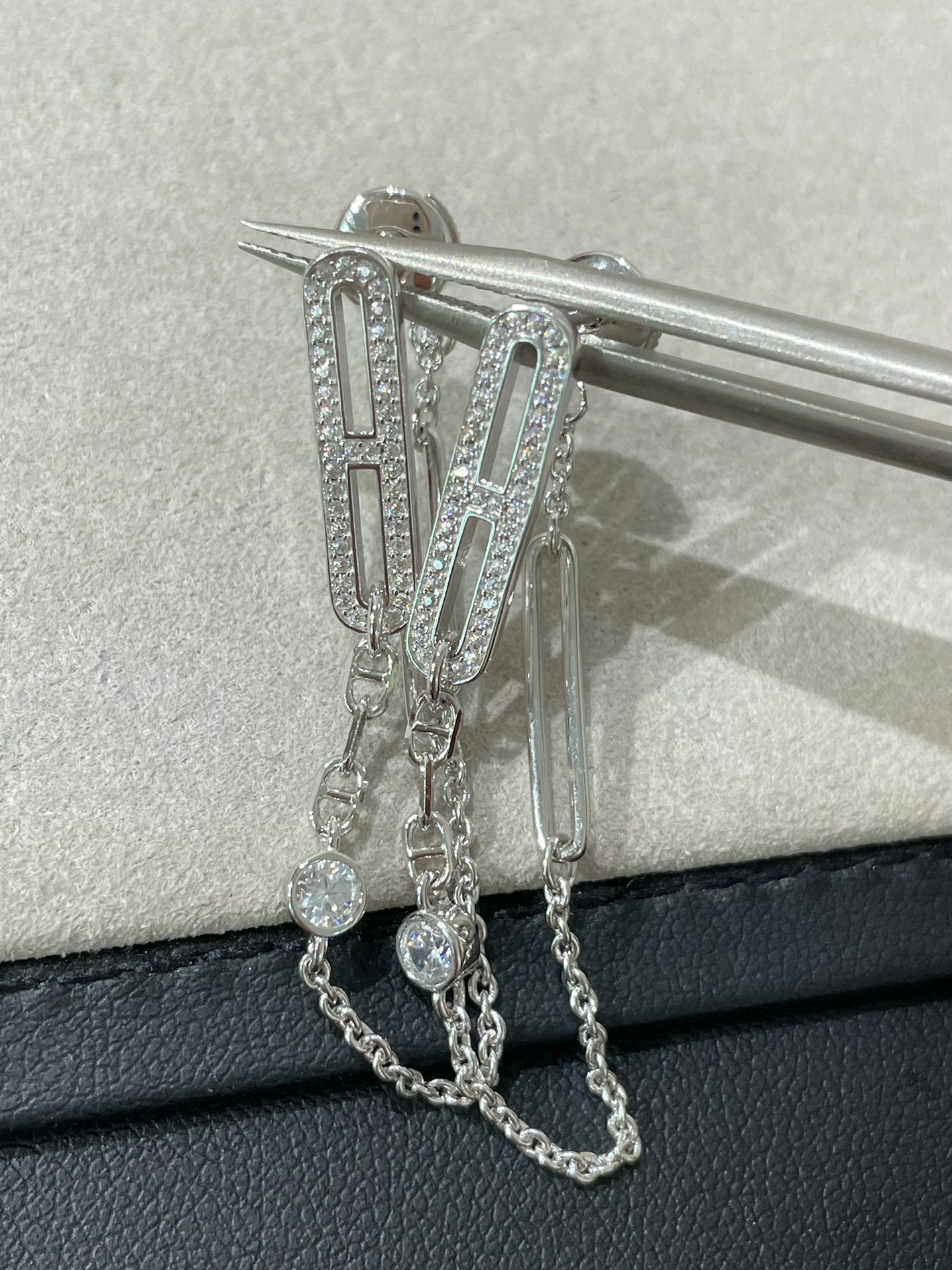 [Olivia JW]CHAINE CHAOS DIAMOND DROP EARRINGS
