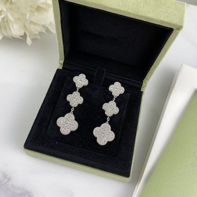 [Olivia JW]CLOVER 3 MOTIF DIAMOND SILVER DROP EARRINGS