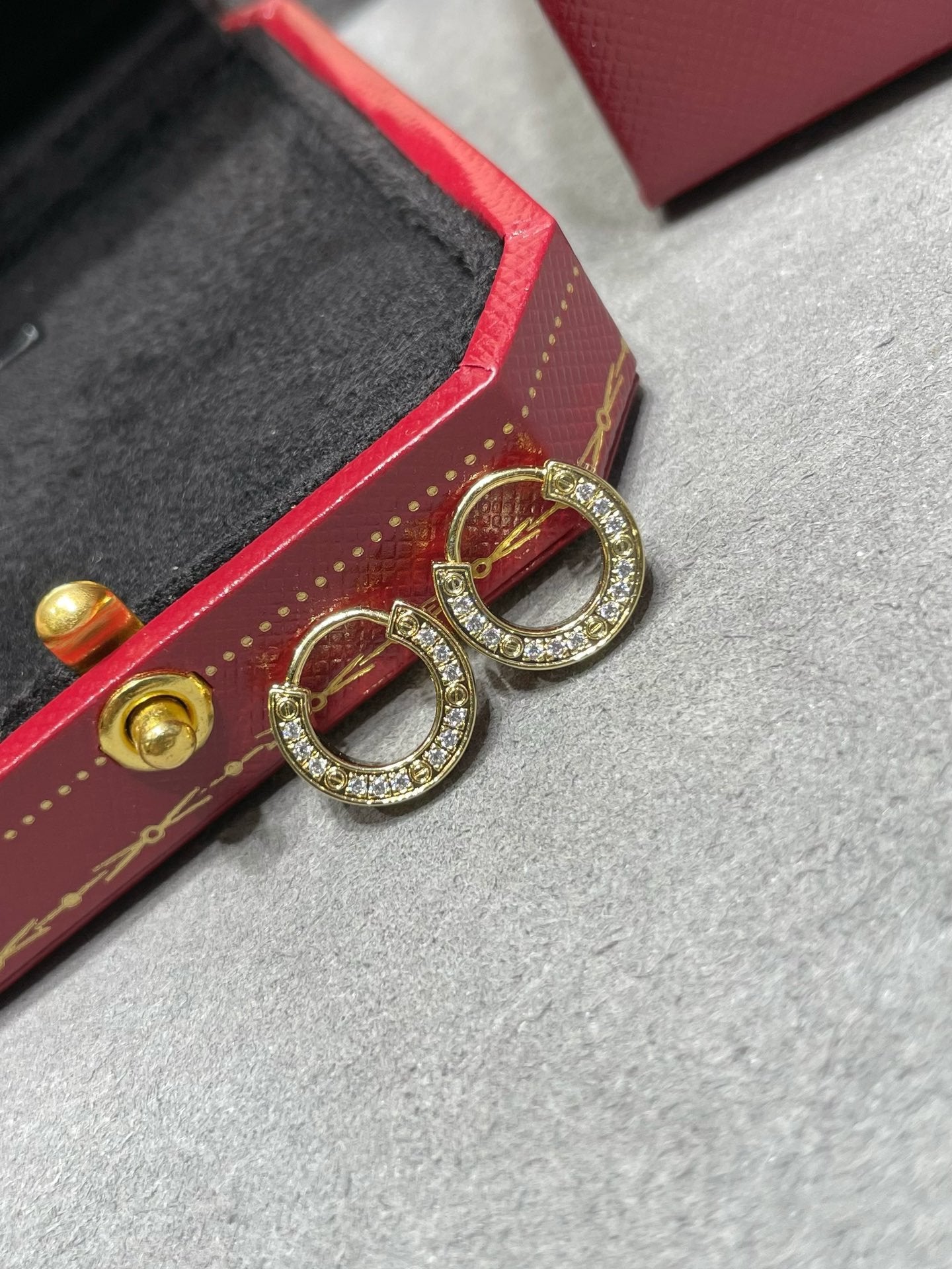[Olivia JW]LOVE DIAMOND EARRINGS