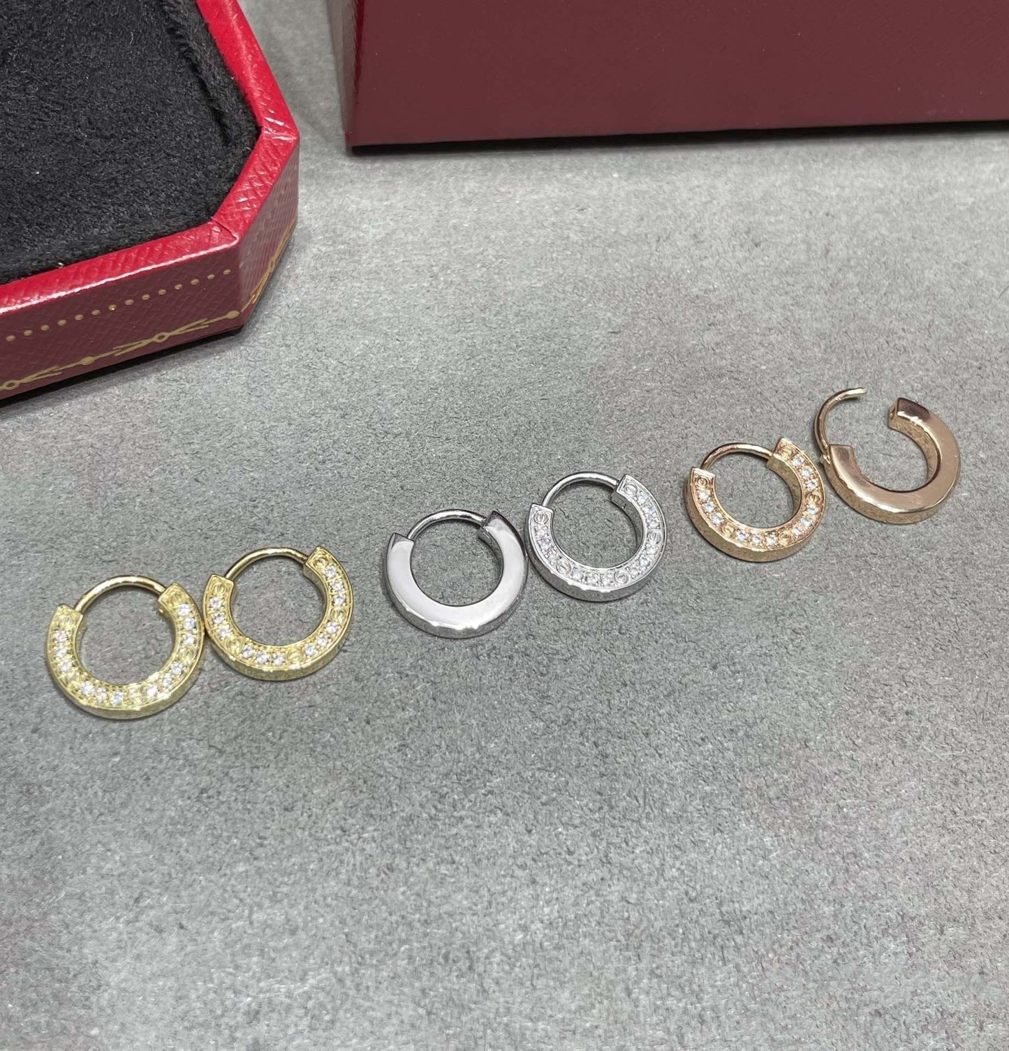 [Olivia JW]LOVE DIAMOND EARRINGS