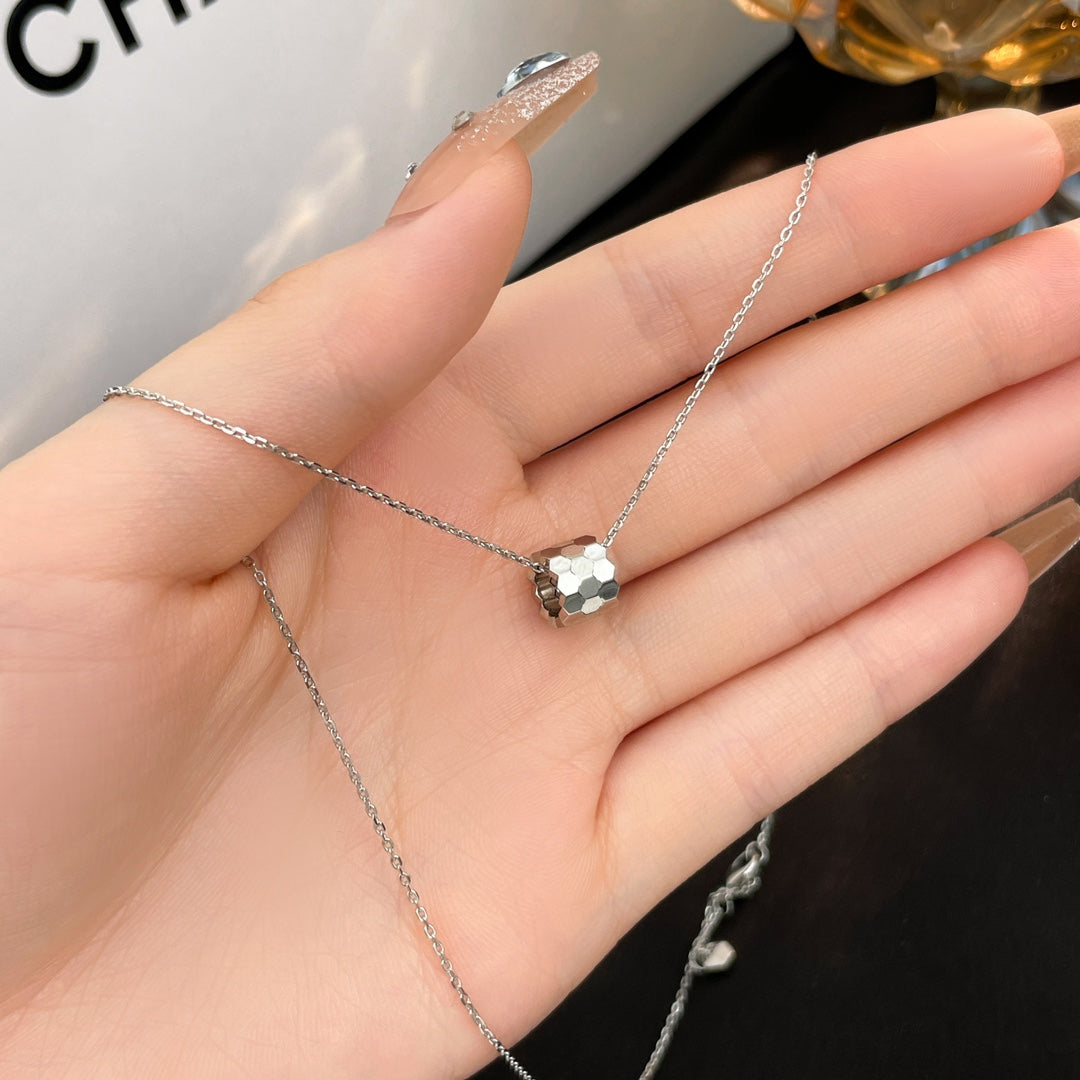 [Olivia JW]BEE MINI NECKLACE