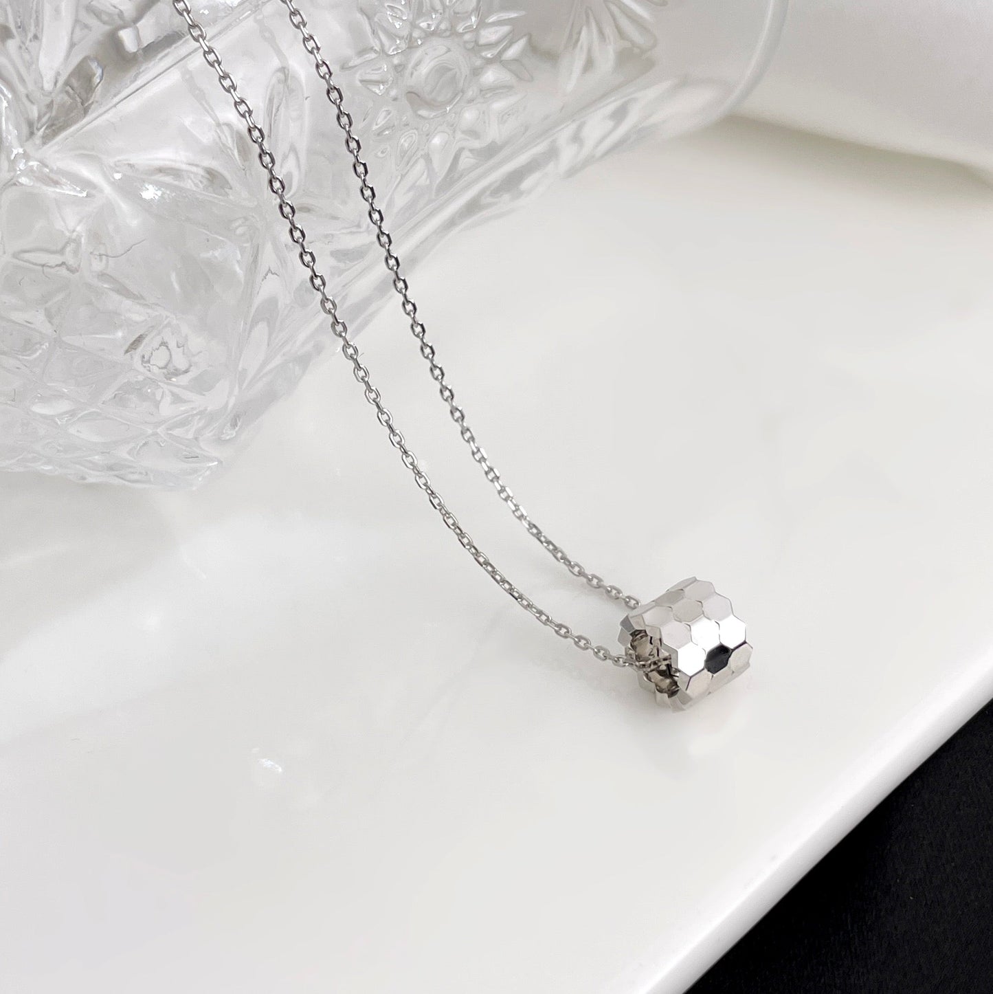[Olivia JW]BEE MINI NECKLACE