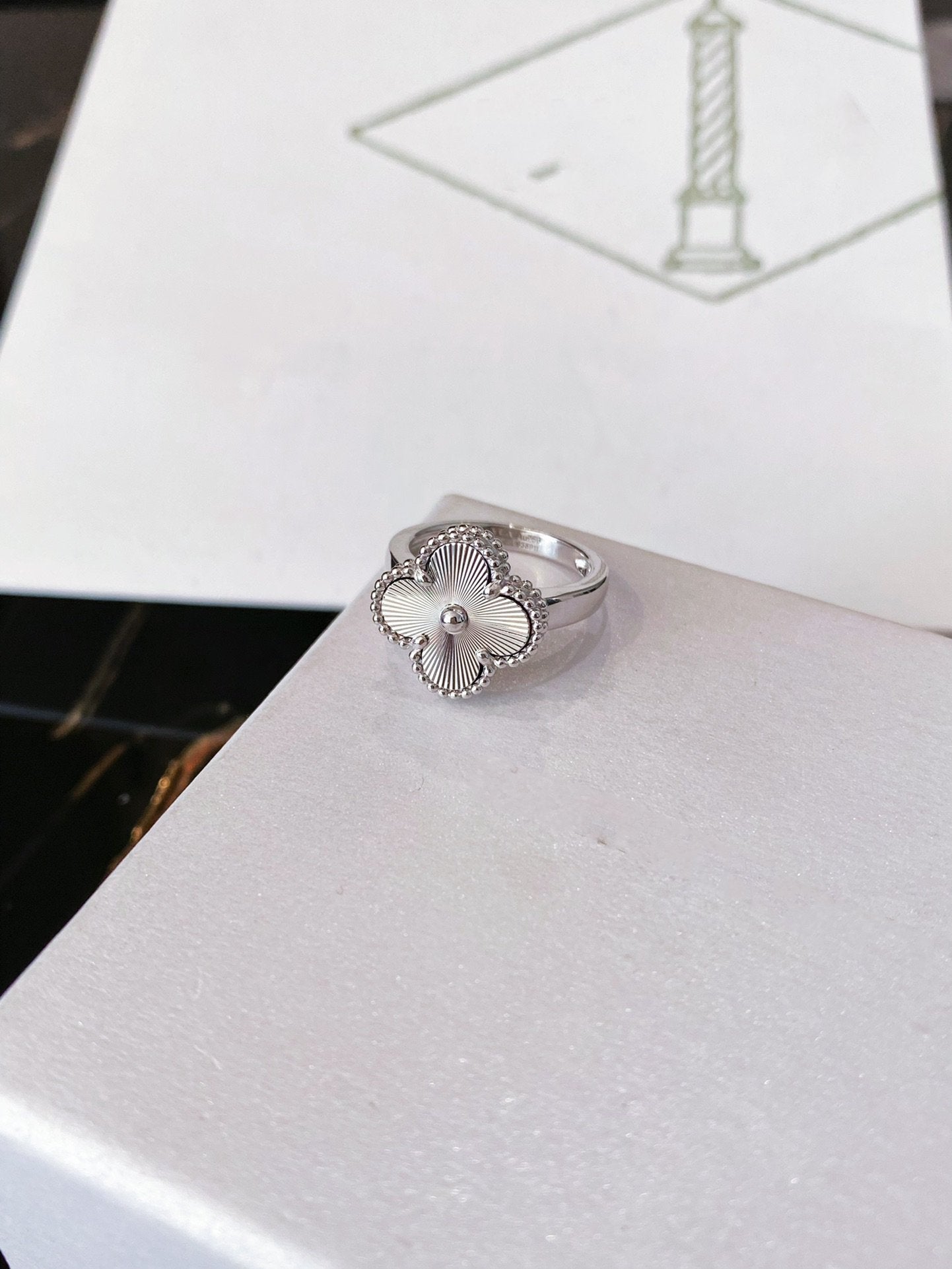[Olivia JW]CLOVER SILVER RING